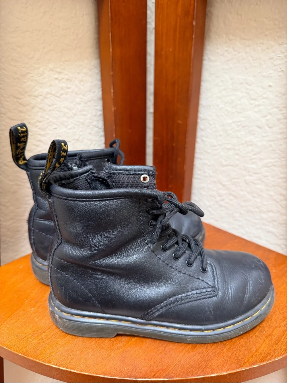 🔹Dr. Martens 1460 Junior/Youth Lace-Up Boots with an added inner side zipper